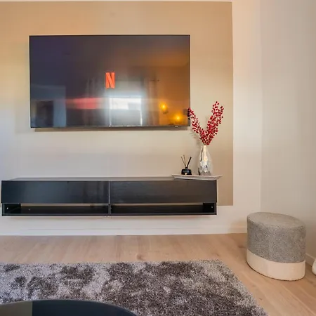 Marisol Design Mit Eigenem Stellplatz アパート *