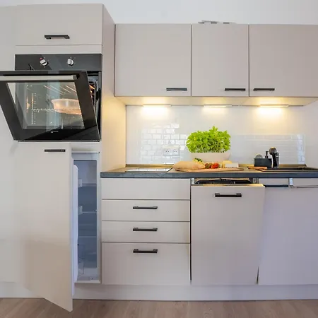 Marisol Design Mit Eigenem Stellplatz * זולינגן