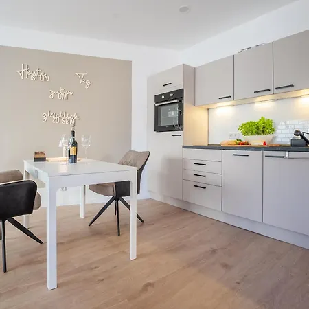 Marisol Design Mit Eigenem Stellplatz דירה *